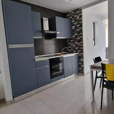 Modern 2br In Malta Apartmán